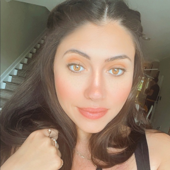 Meet your Posher, Amy - Picture 1 of 1